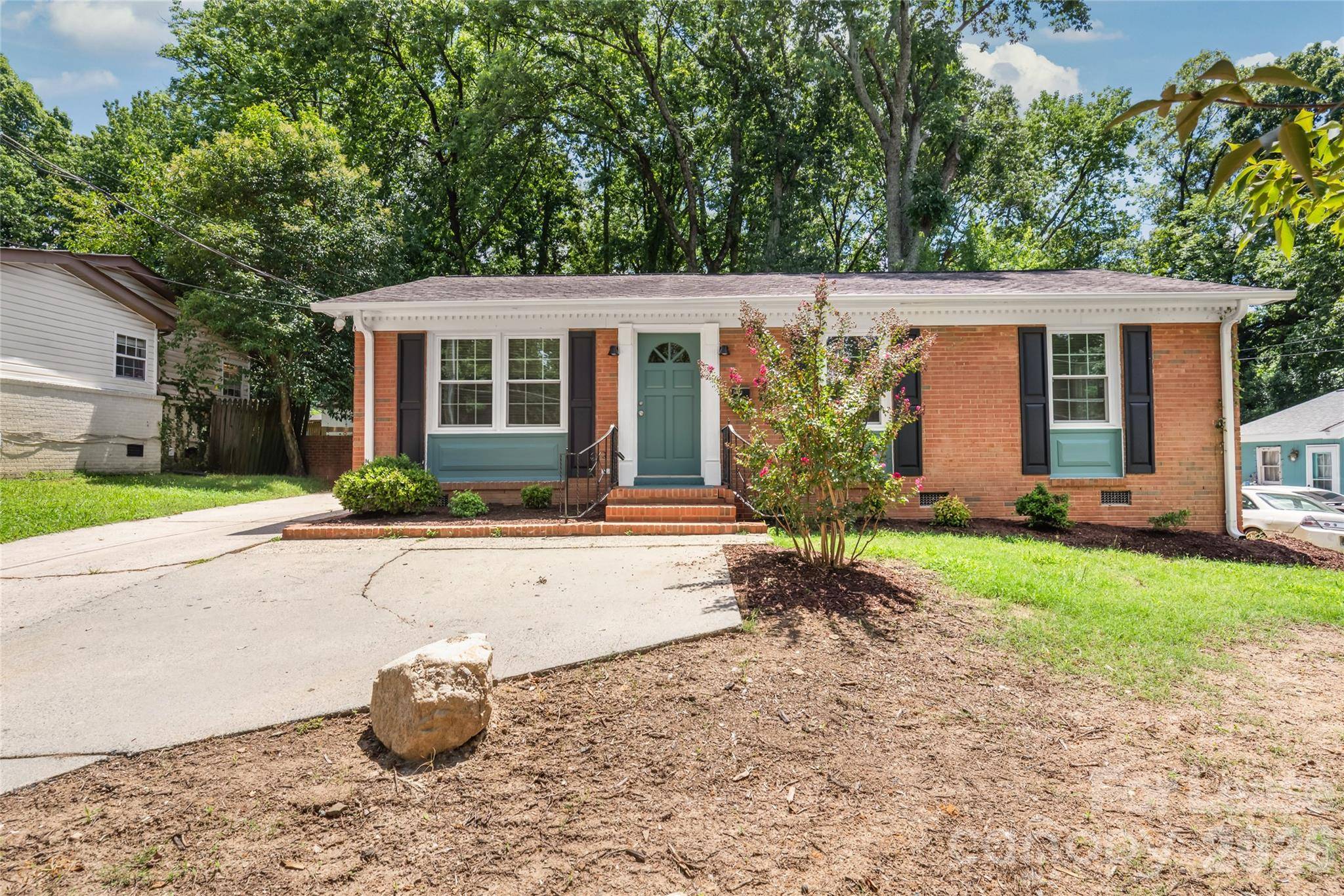 5054 Curtiswood DR, Charlotte, NC 28213