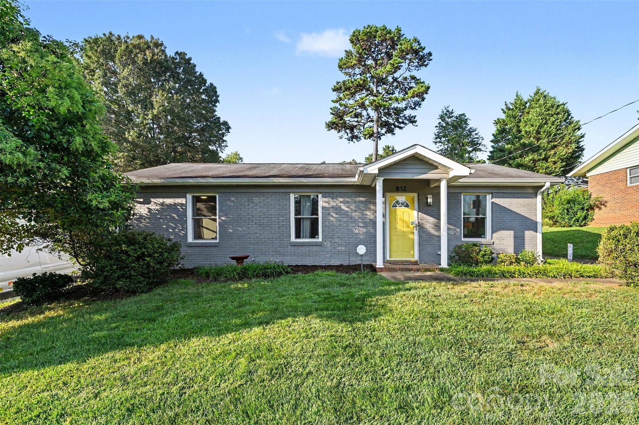 812 Capps Hill Mine RD, Charlotte, NC 28216
