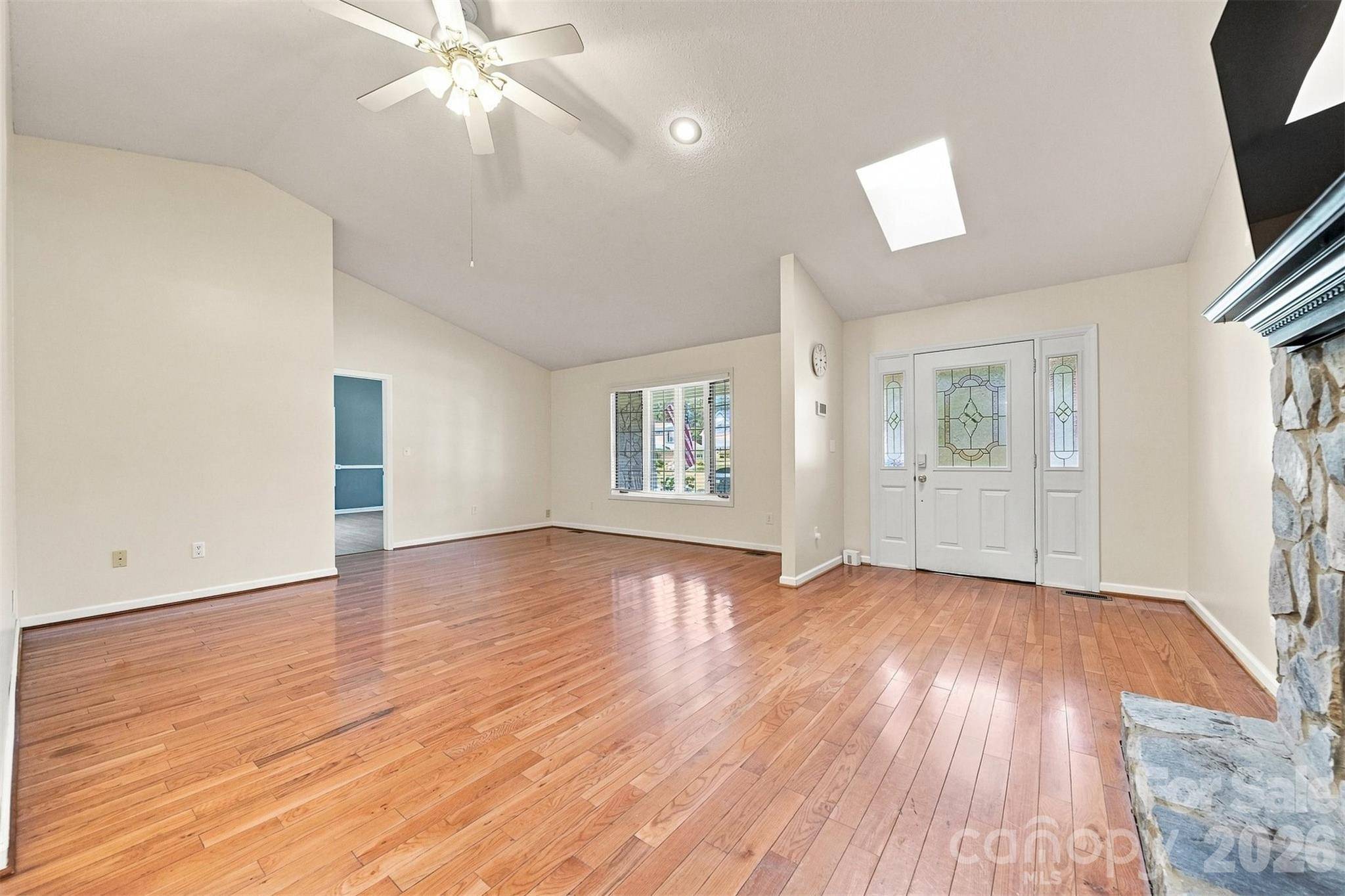 9 Daniel CIR, Granite Falls, NC 28630