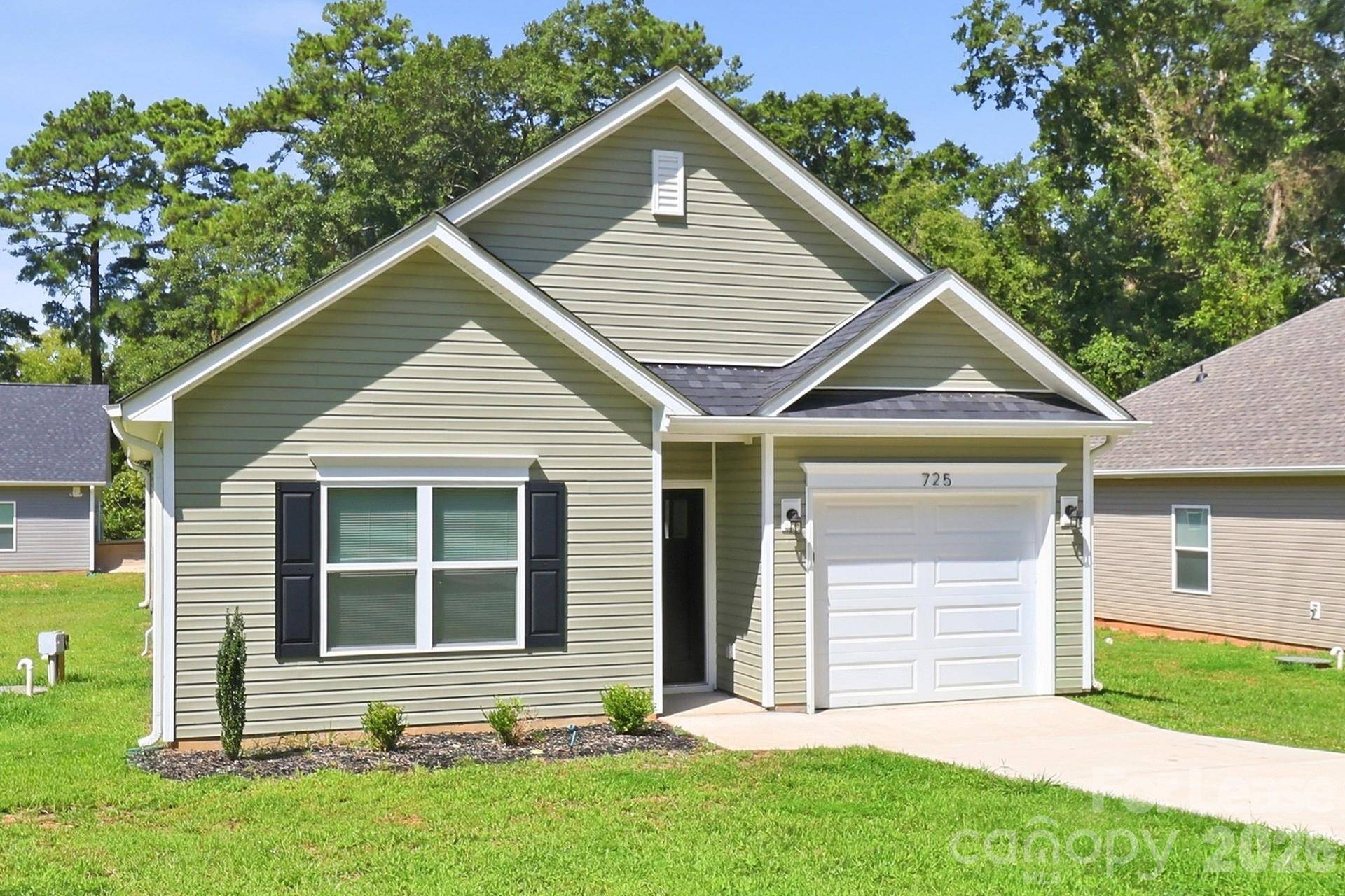 725 N Mcfarland ST, Gastonia, NC 28054