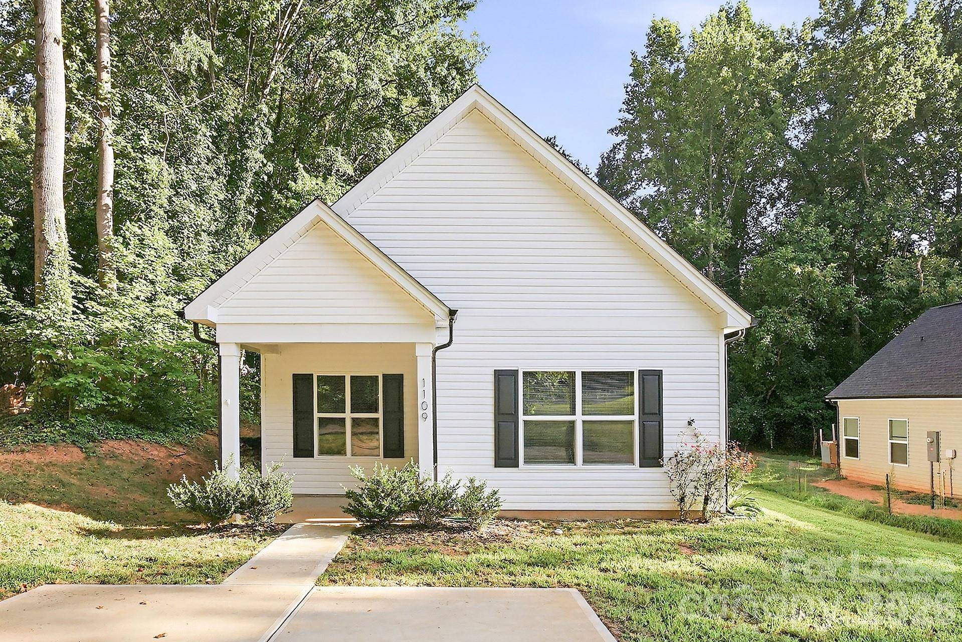 1109 Goldsboro AVE, Statesville, NC 28677