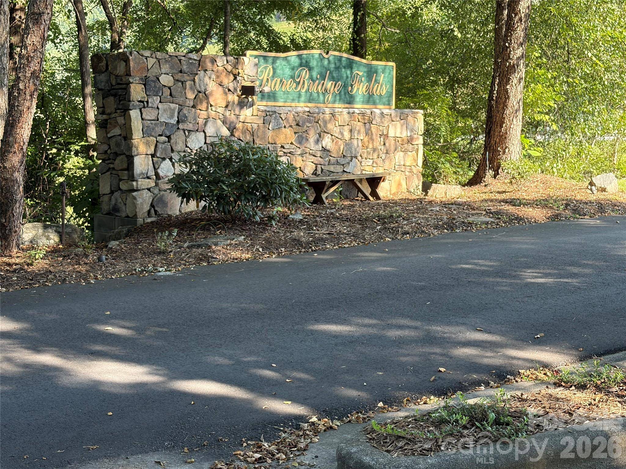 51 Barebridge Fields RD #51, Burnsville, NC 2874