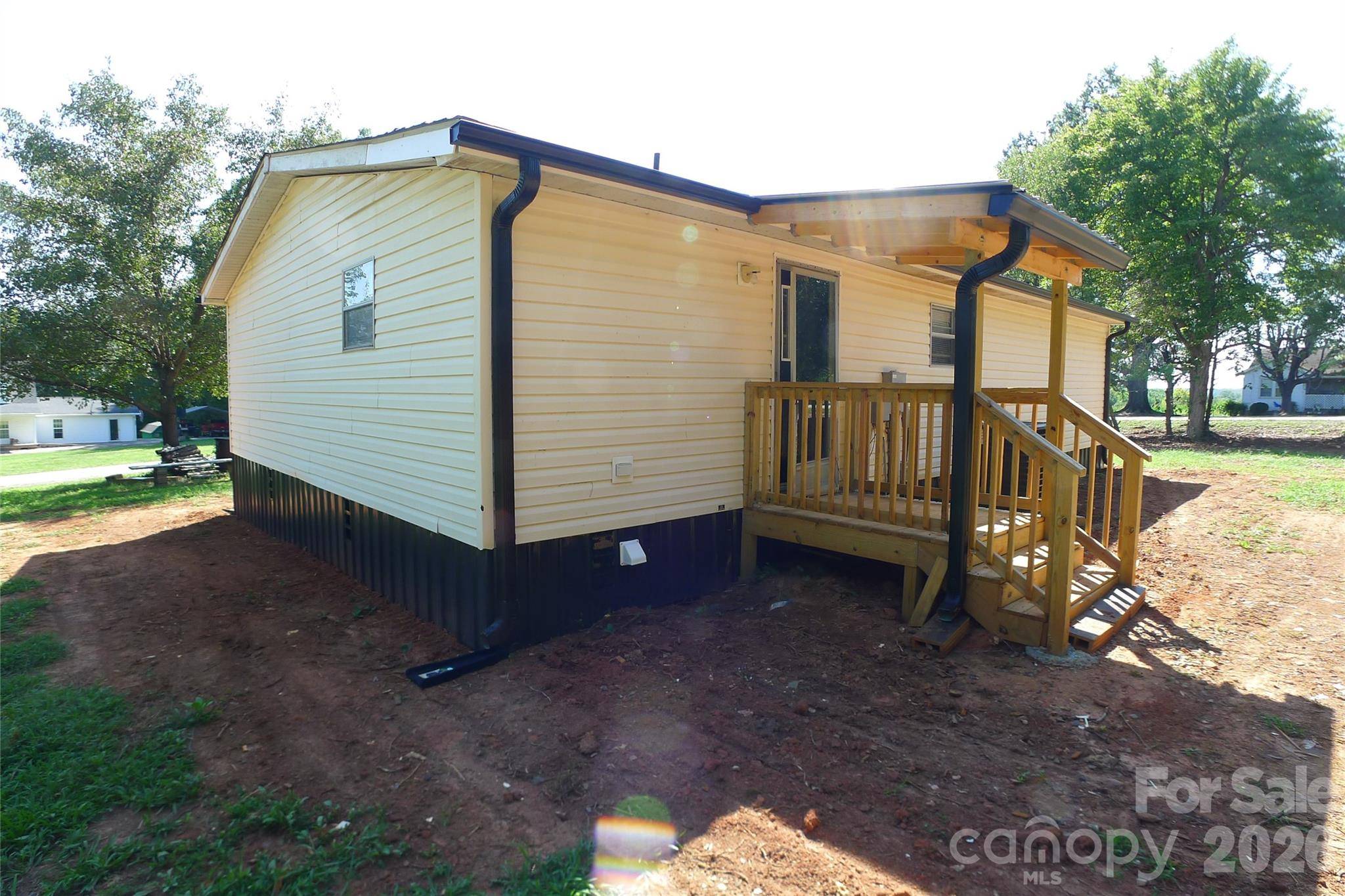 2005 Monico LN #2, Yadkinville, NC 27055