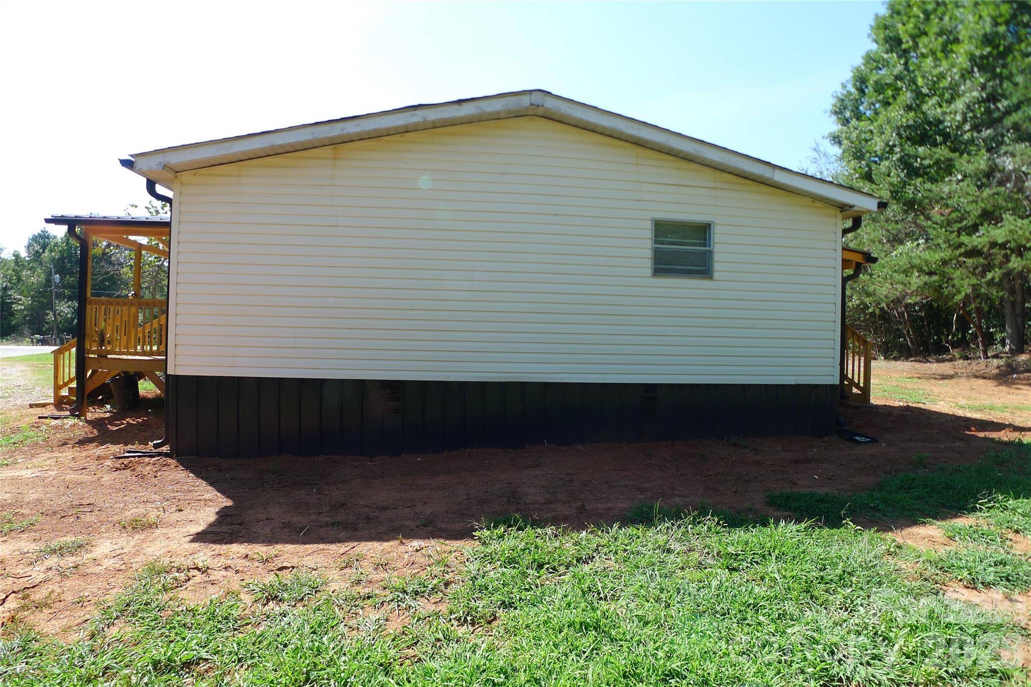 2005 Monico LN #2, Yadkinville, NC 27055