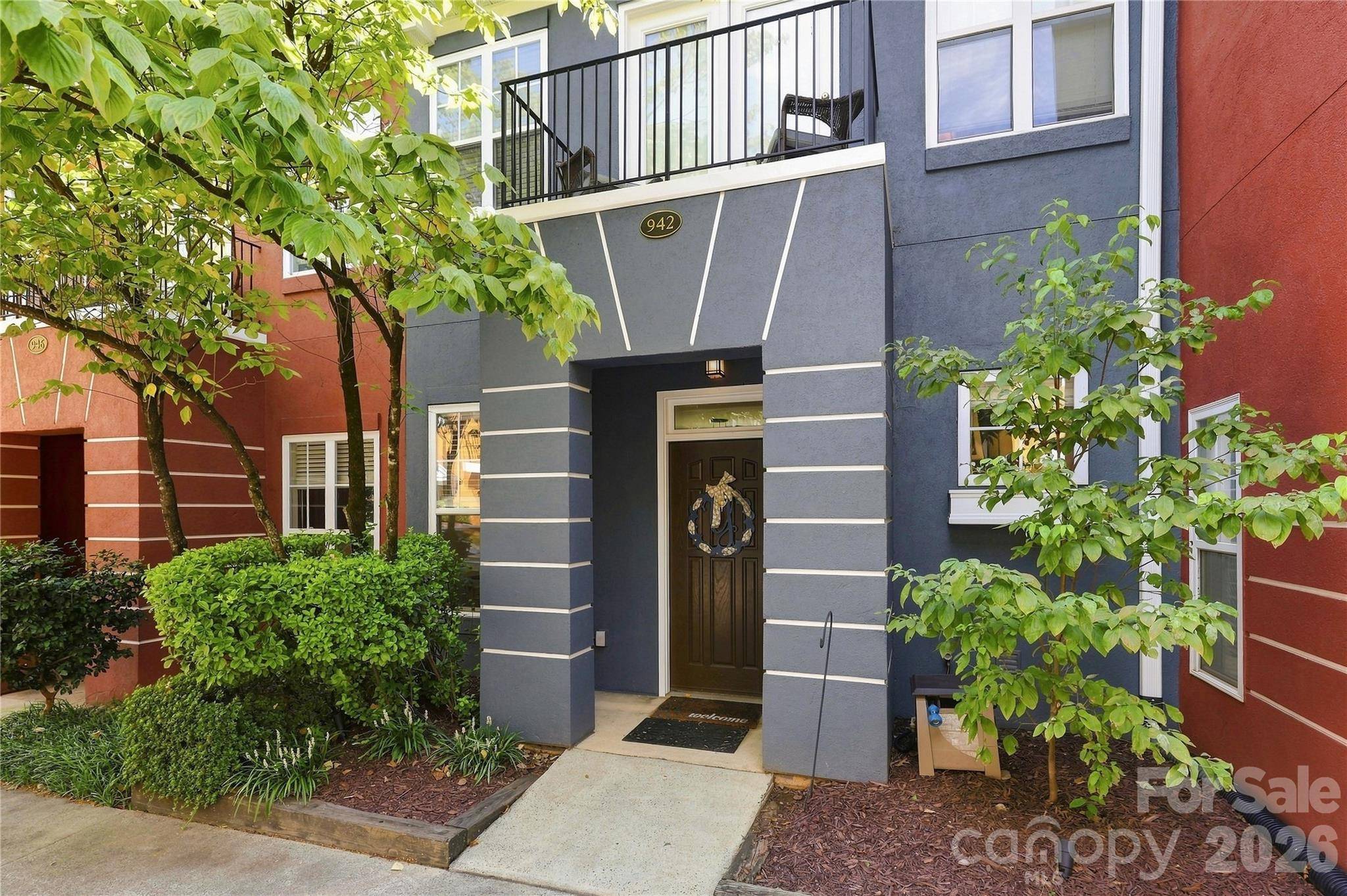 942 Hawthorne Bridge CT, Charlotte, NC 28204