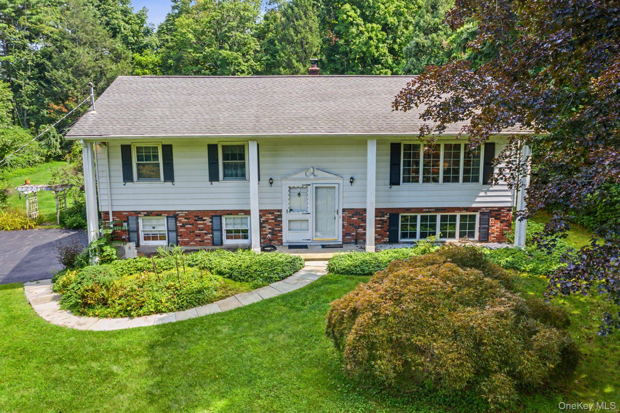 1564 Old Baldwin RD, Yorktown Heights, NY 10598