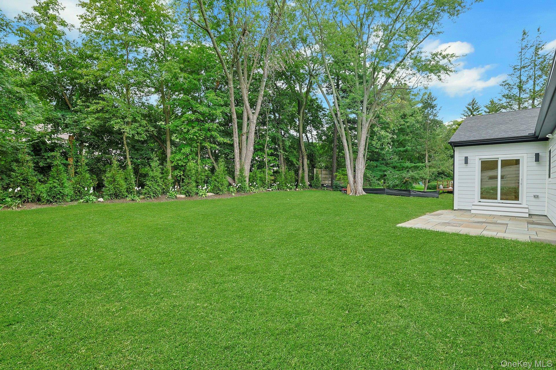 100 Hazelton CIR, Briarcliff Manor, NY 10510