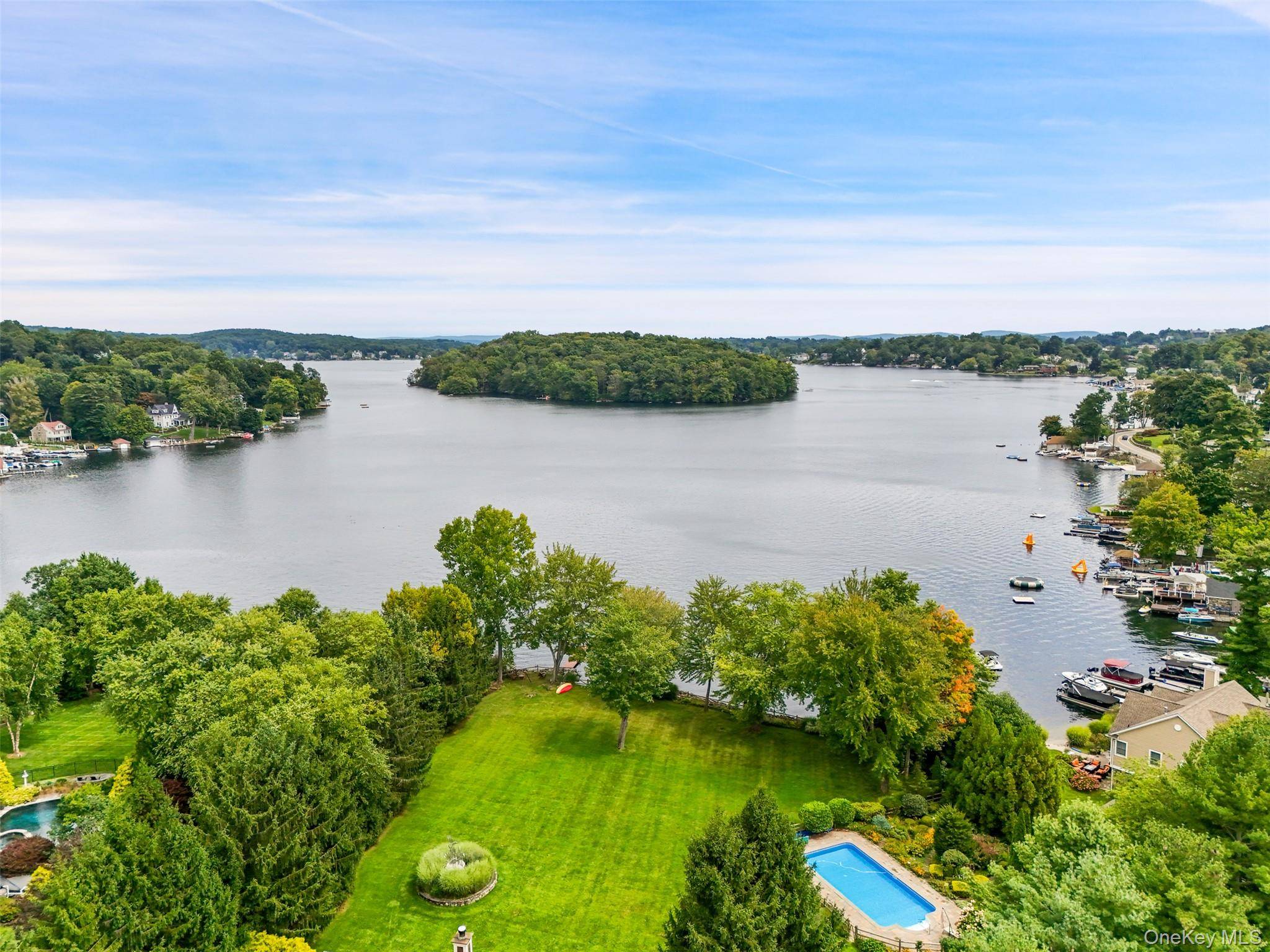 18 Clara LN, Mahopac, NY 10541