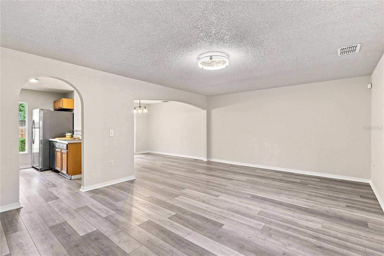 9912 ASHBURN LAKE DR, Tampa, FL 33610