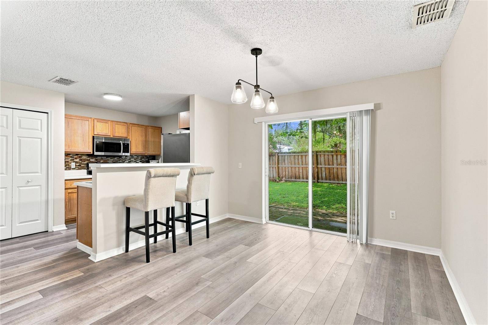 9912 ASHBURN LAKE DR, Tampa, FL 33610