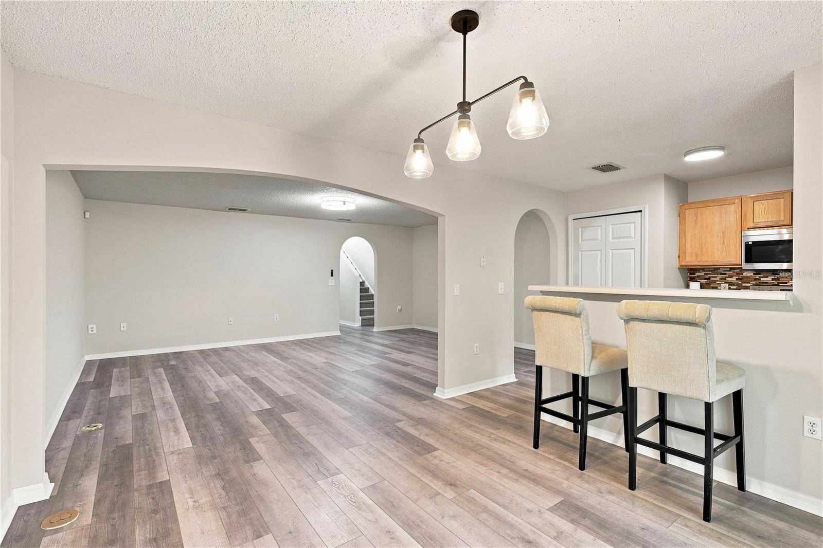 9912 ASHBURN LAKE DR, Tampa, FL 33610