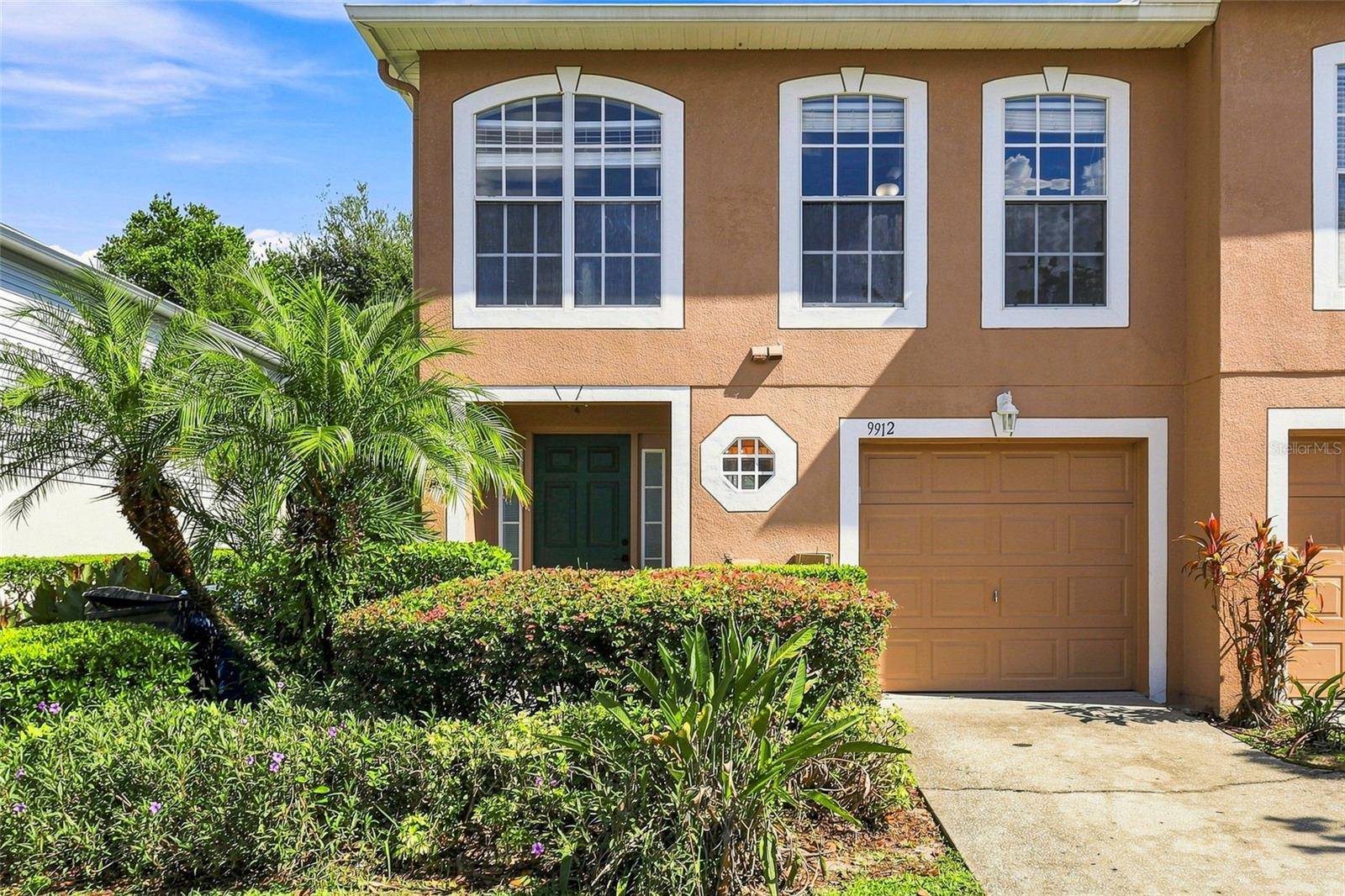 9912 ASHBURN LAKE DR, Tampa, FL 33610