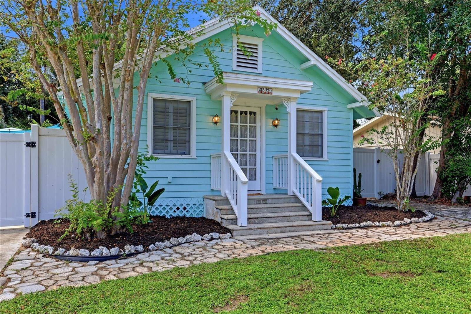 2520 HUNTINGTON AVE, Sarasota, FL 34232