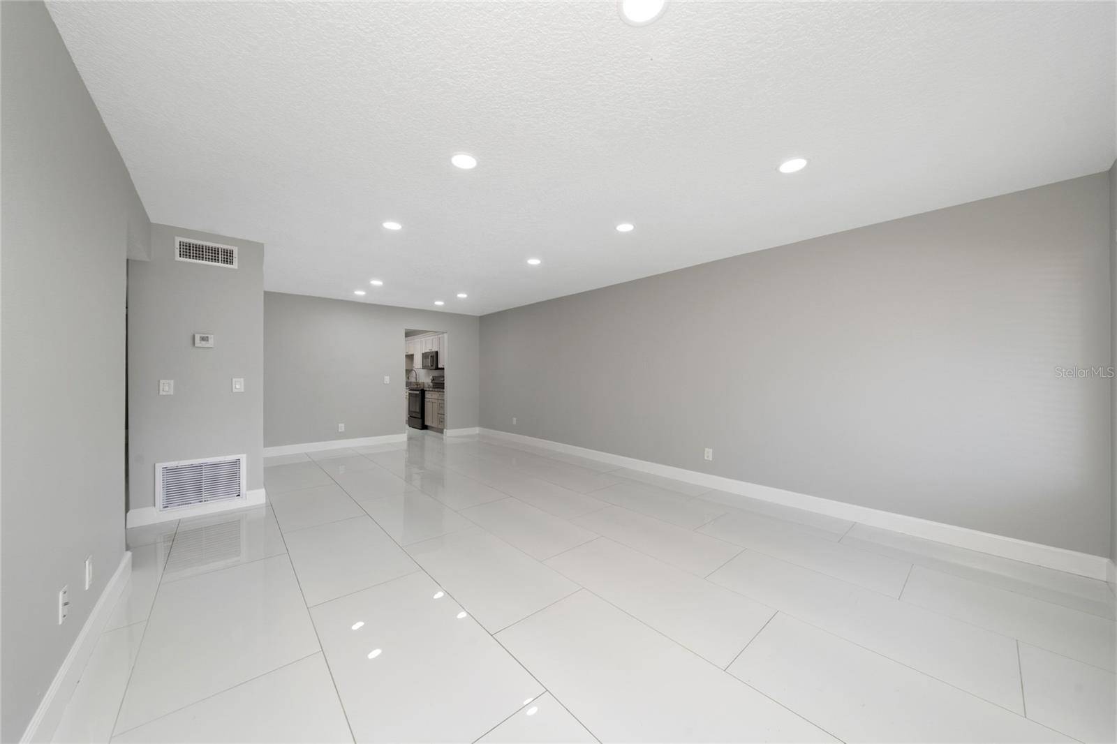 725 NORTHLAKE BLVD #18, Altamonte Springs, FL 32701