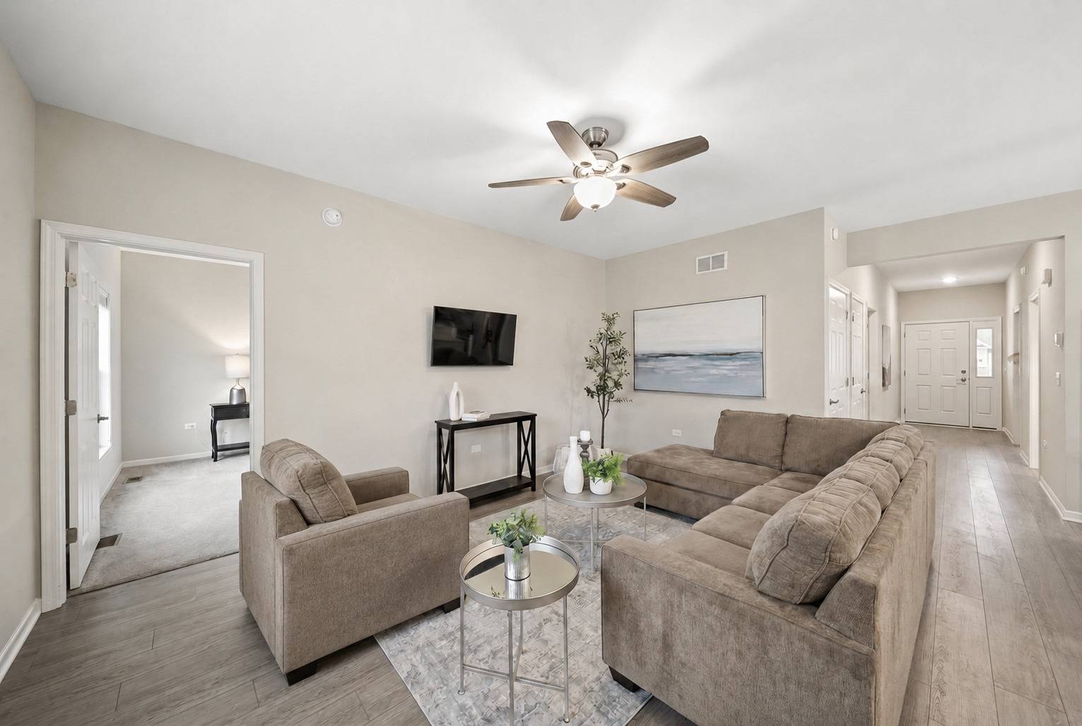 807 Alexandra LN, Yorkville, IL 60560