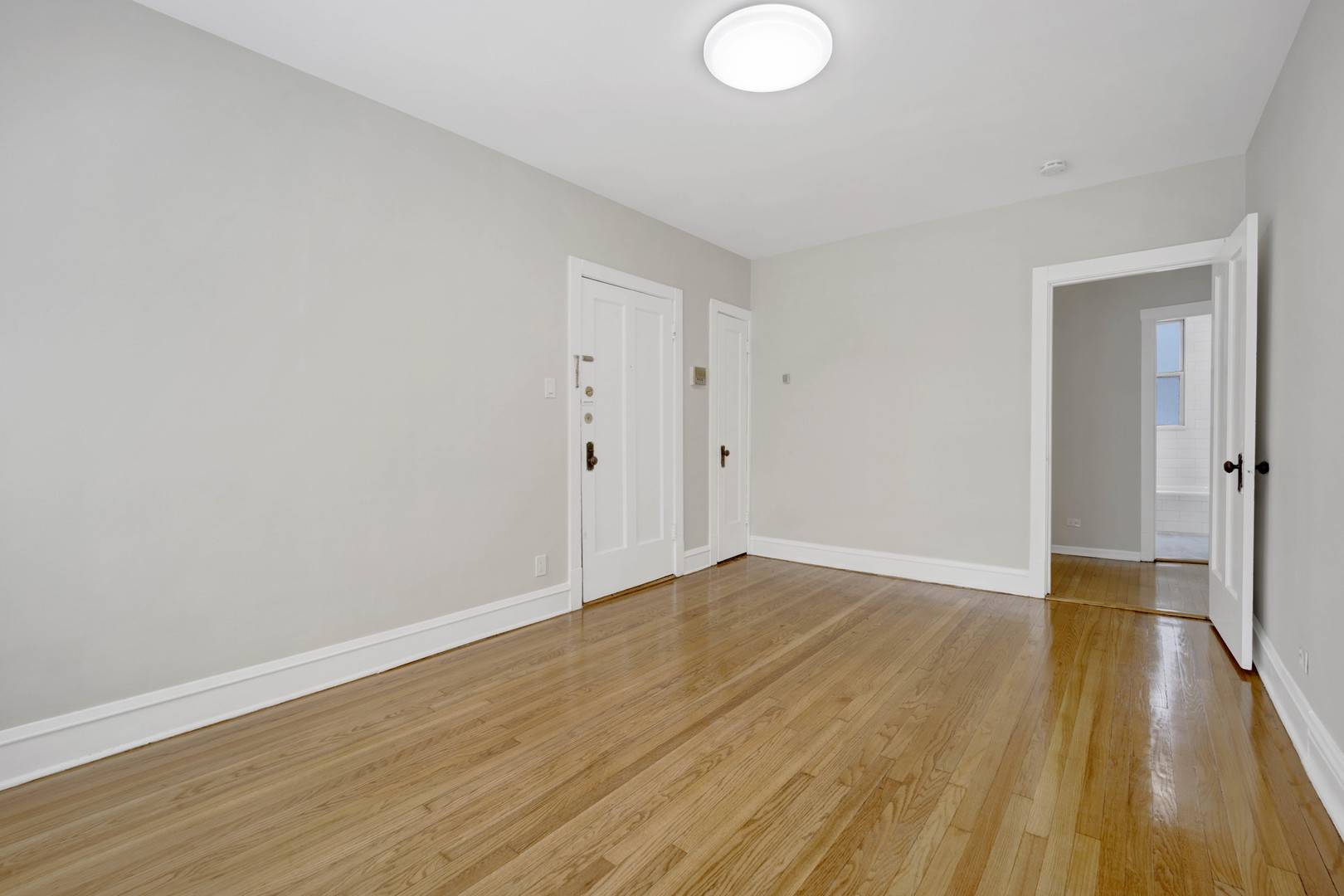 4742 W Roscoe ST #2, Chicago, IL 60641
