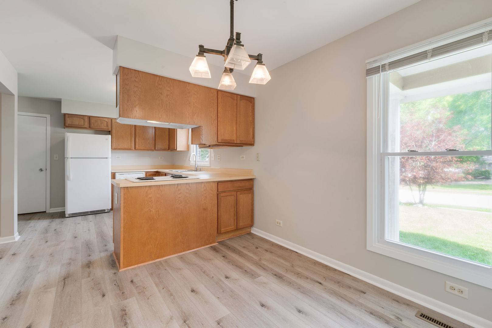 901 Hampton CT, Mchenry, IL 60050