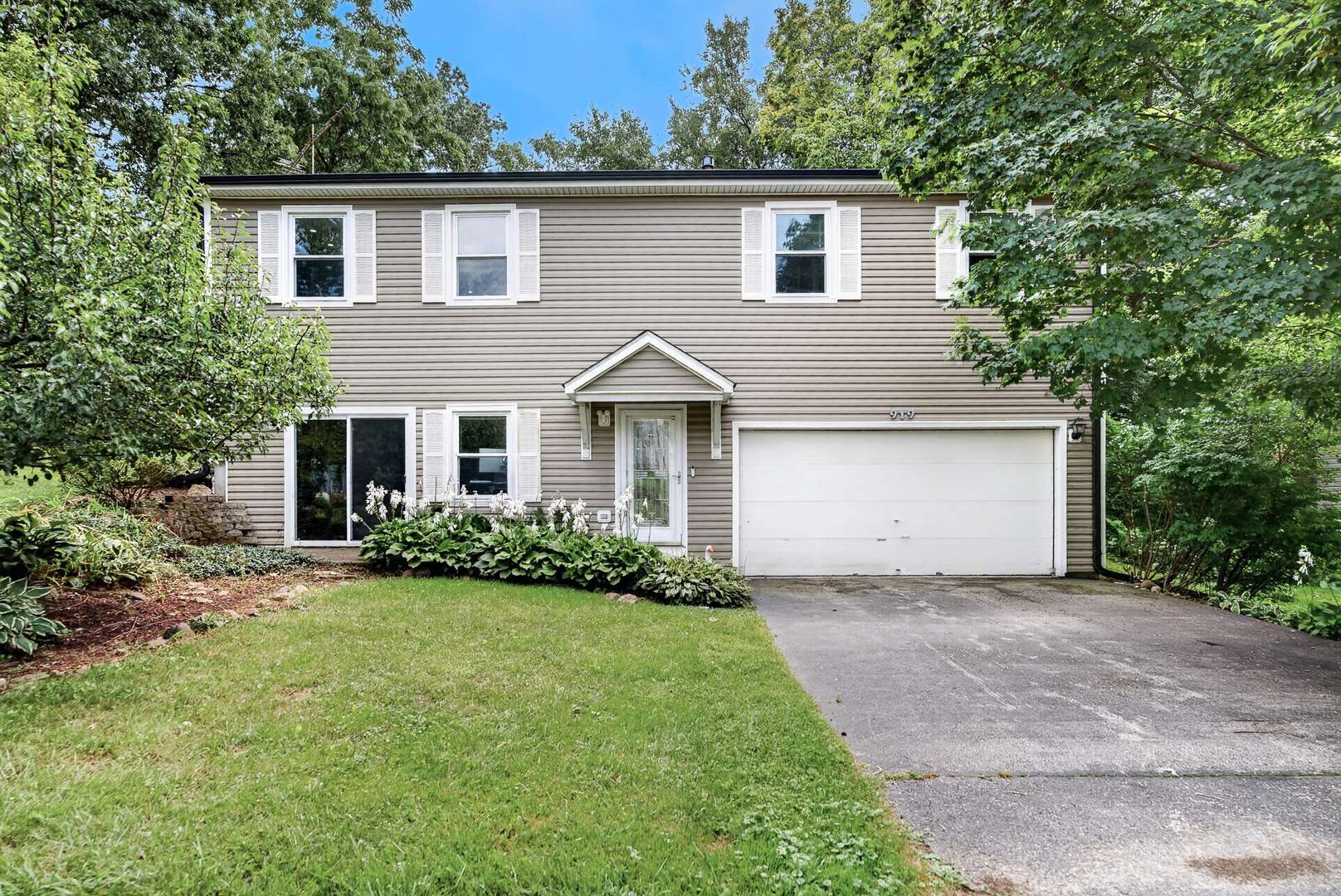 919 W Dale AVE, Mchenry, IL 60051