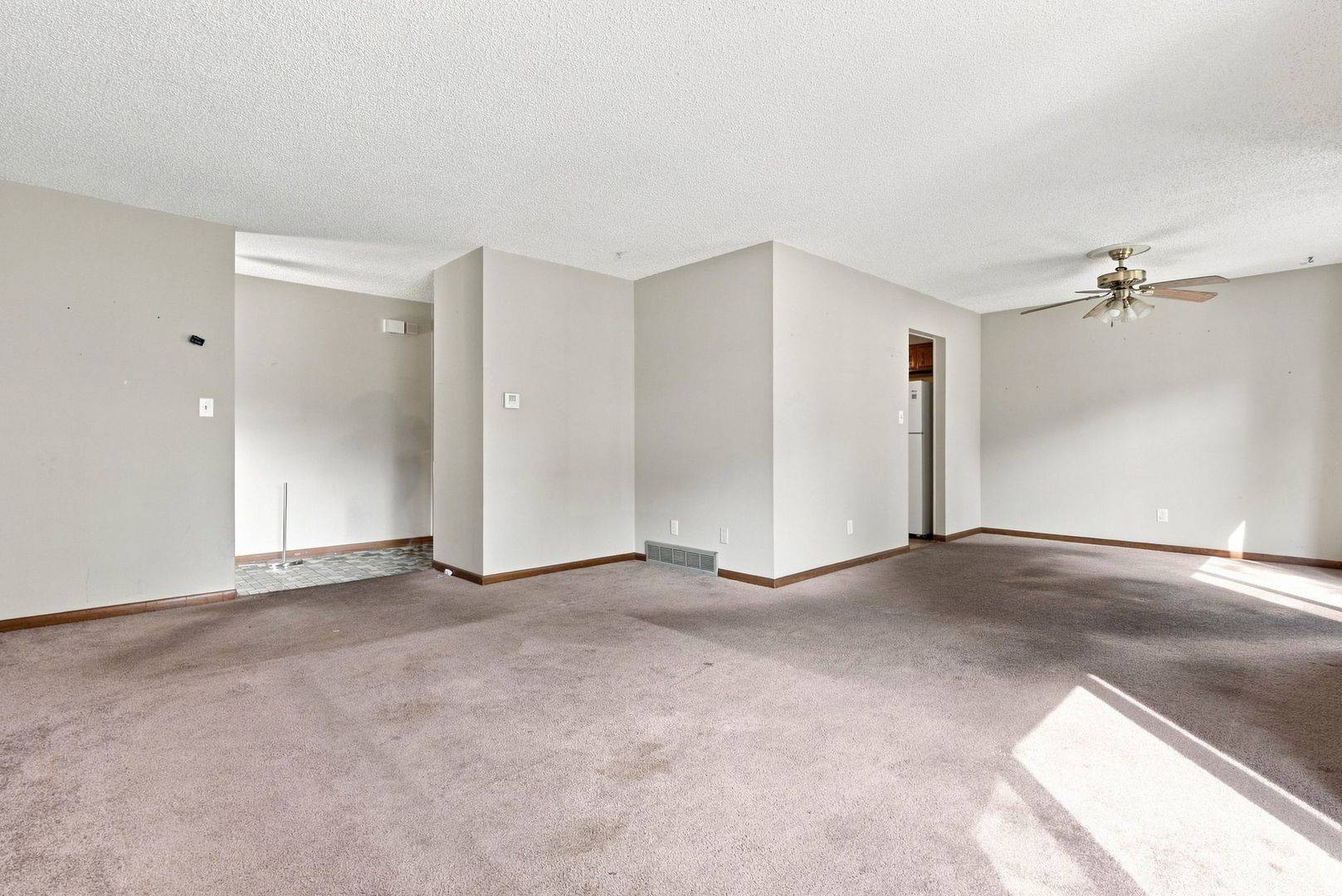 1120 Joel AVE, Aurora, IL 60505
