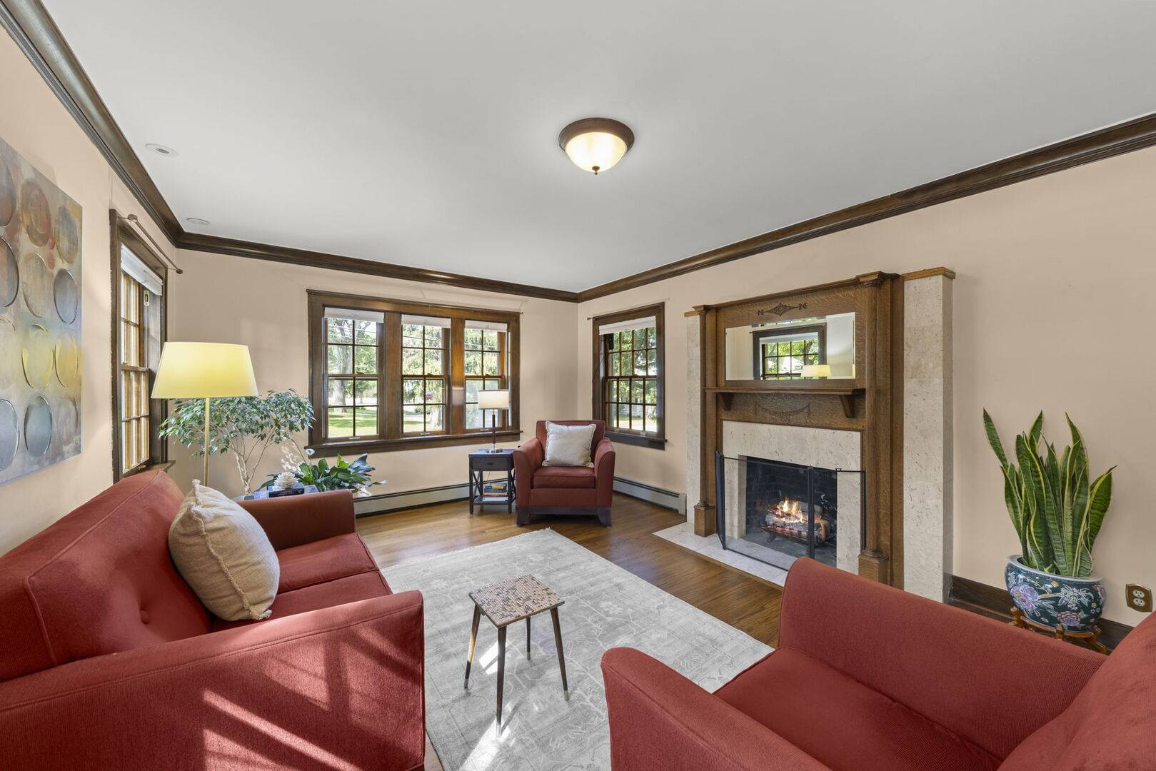 303 Hillside AVE, Glen Ellyn, IL 60137