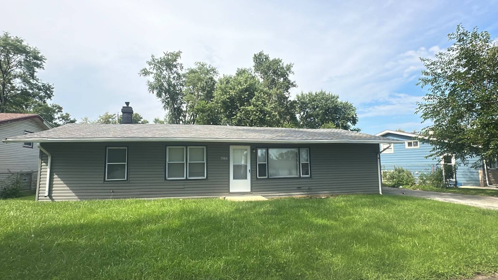 15404 Maple LN, Markham, IL 60428