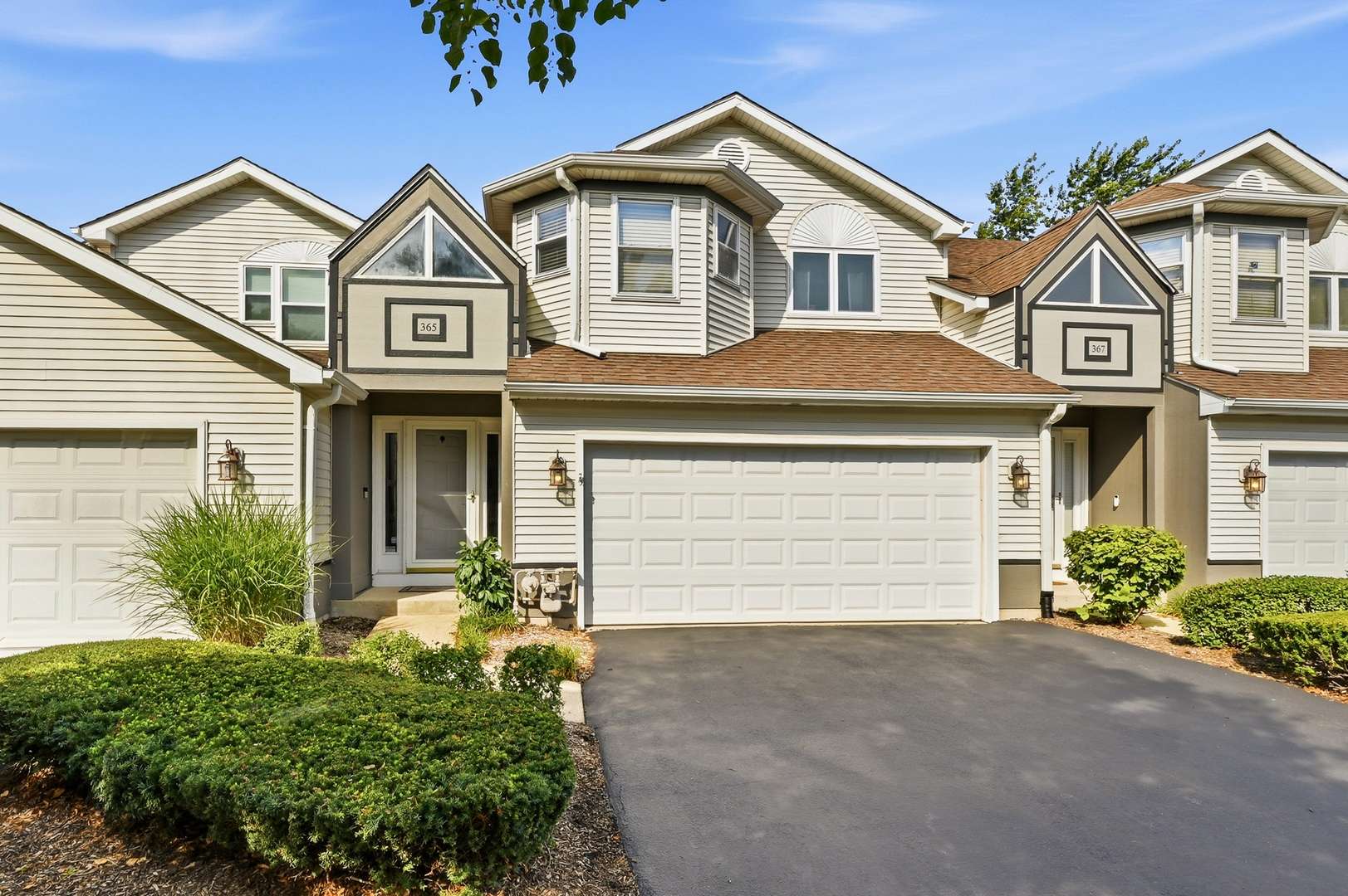 365 Inner Circle DR, Bolingbrook, IL 60490