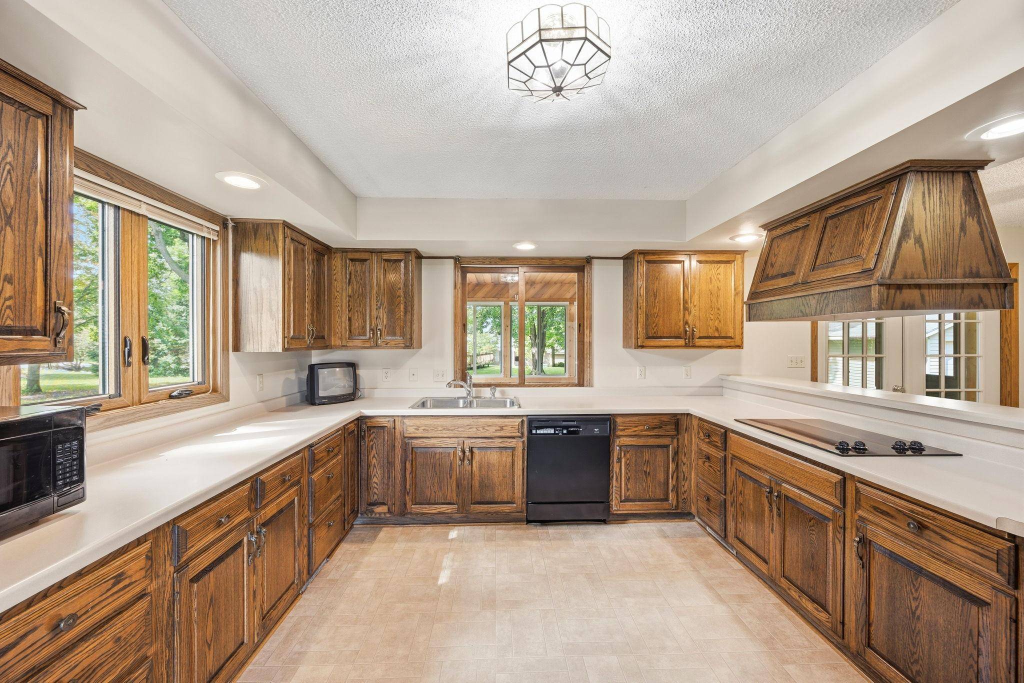 522 Shady Ridge RD NW, Hutchinson, MN 55350