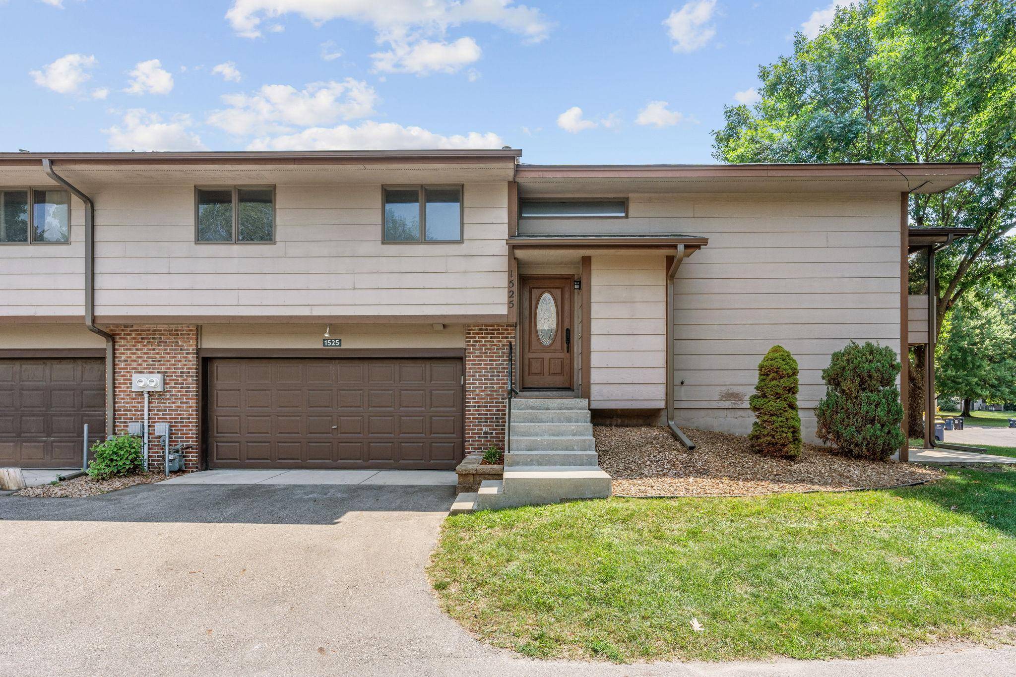 1525 Pheasantwood TRL, Northfield, MN 55057