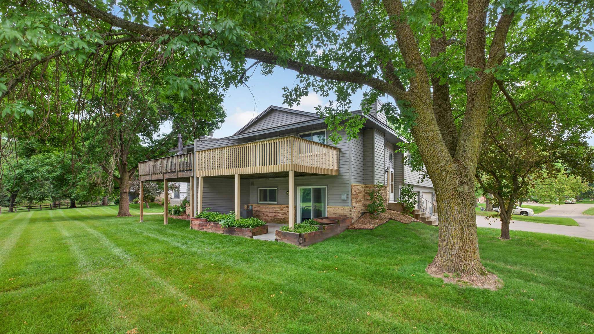 7205 Pontiac CIR, Chanhassen, MN 55317