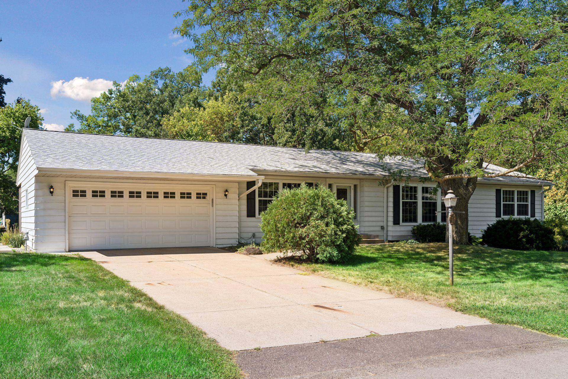 14211 Lennell DR, Minnetonka, MN 55345