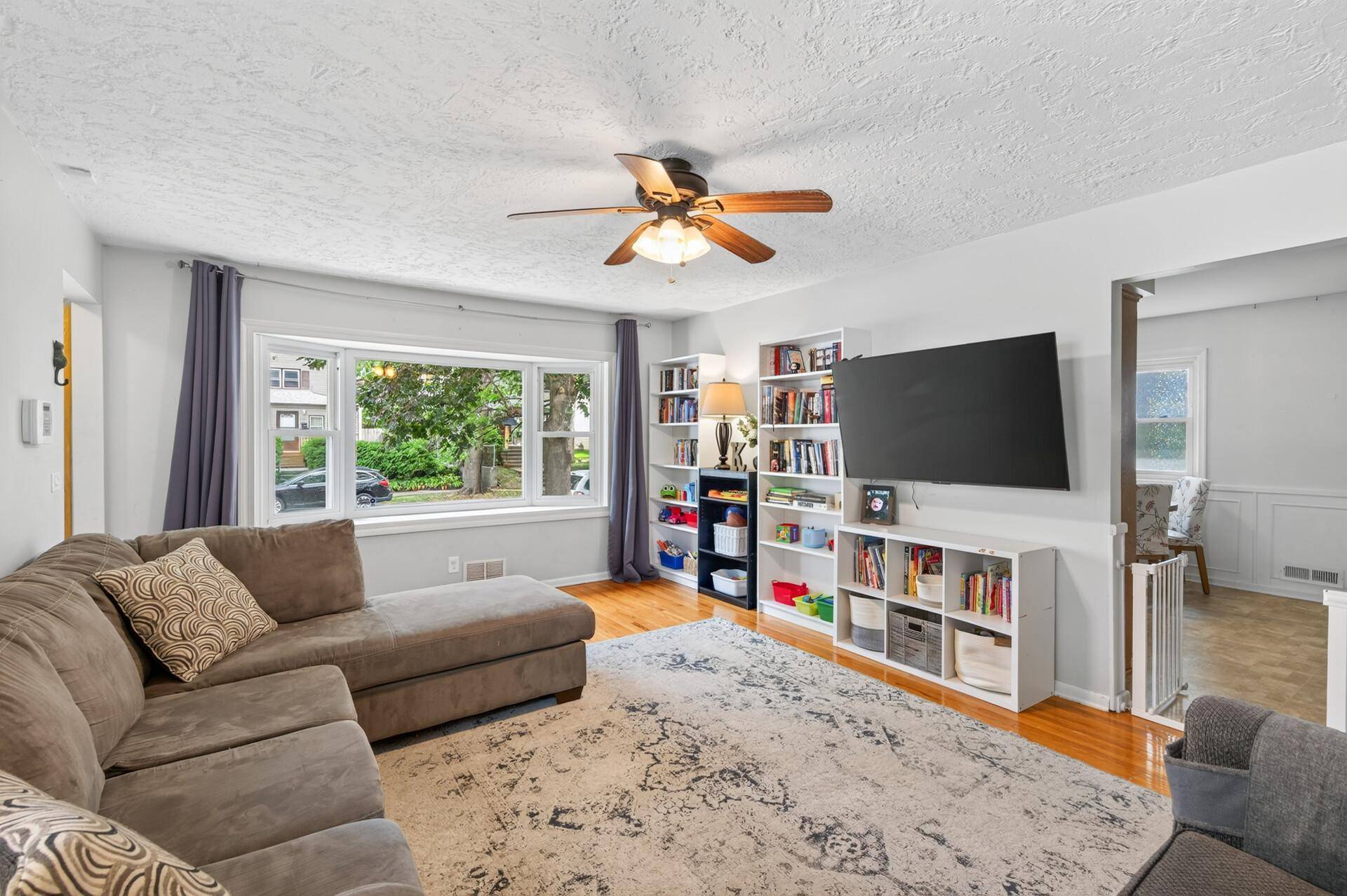 4026 6th ST NE, Columbia Heights, MN 55421