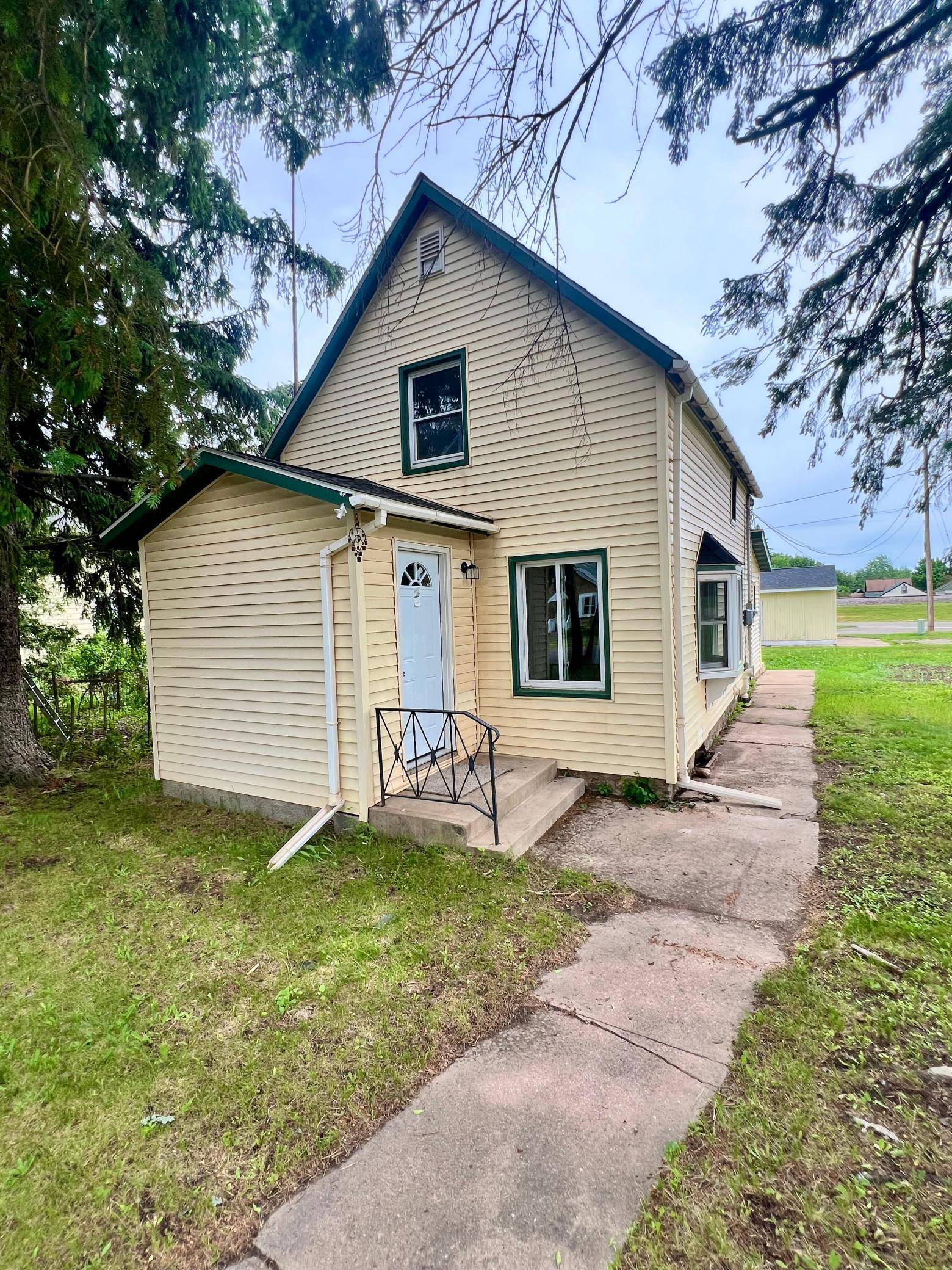 214 S 2nd ST, Keewatin, MN 55753