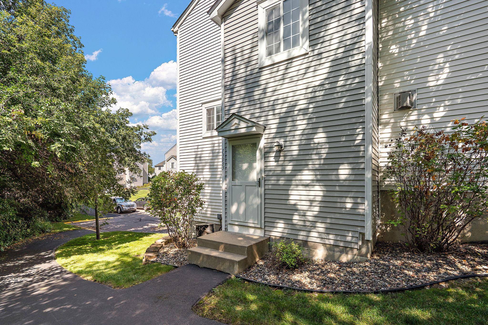 13093 Crimson Clover LN, Eden Prairie, MN 55347