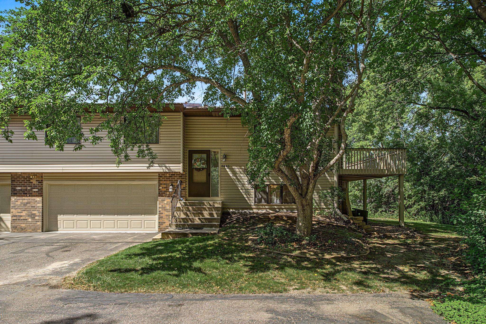 8445 Morgan LN, Eden Prairie, MN 55347