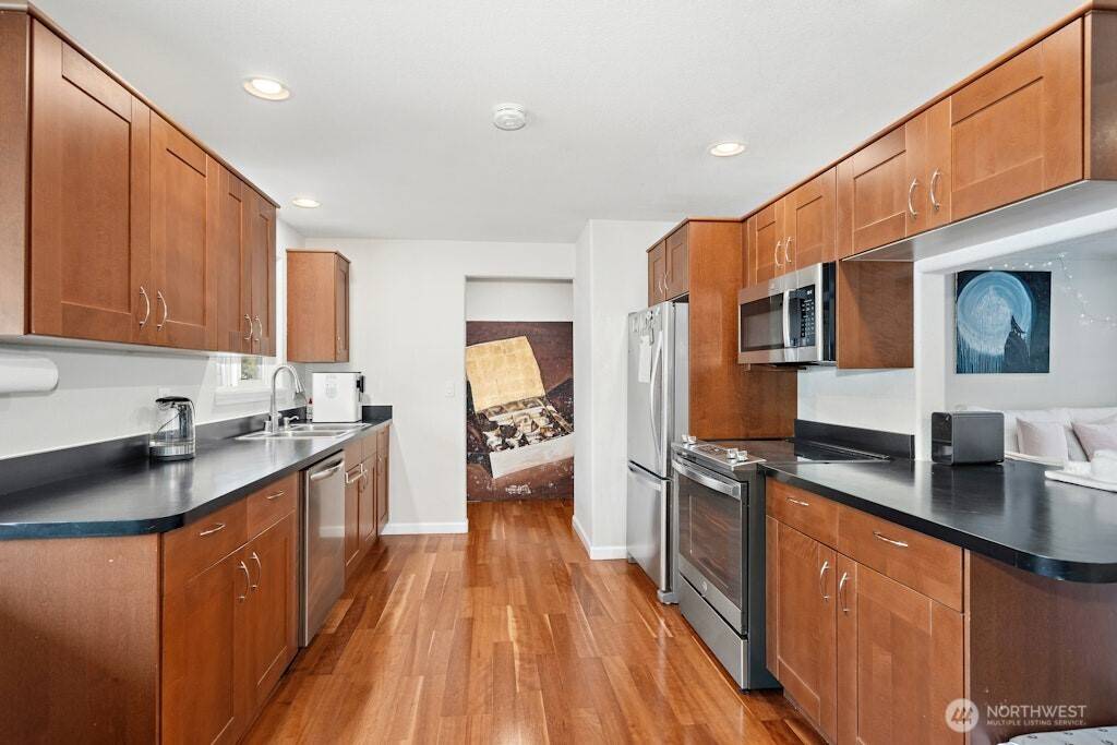 21013 60th PL NE, Redmond, WA 98053