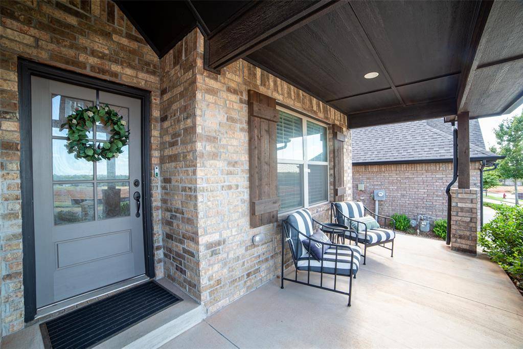 8124 Poplar DR, Edmond, OK 73034