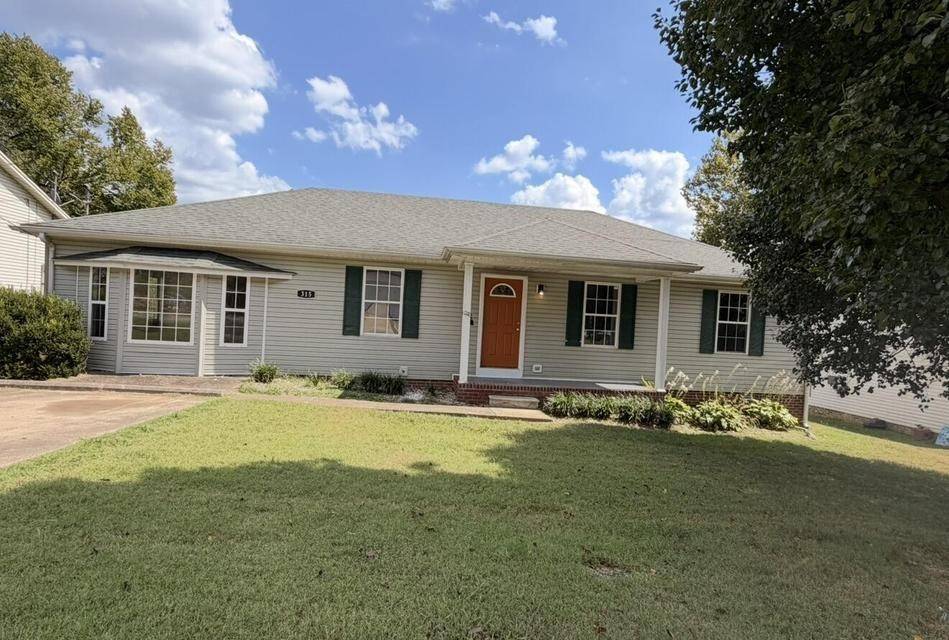 315 Pine Hill Dr, Hopkinsville, KY 42240