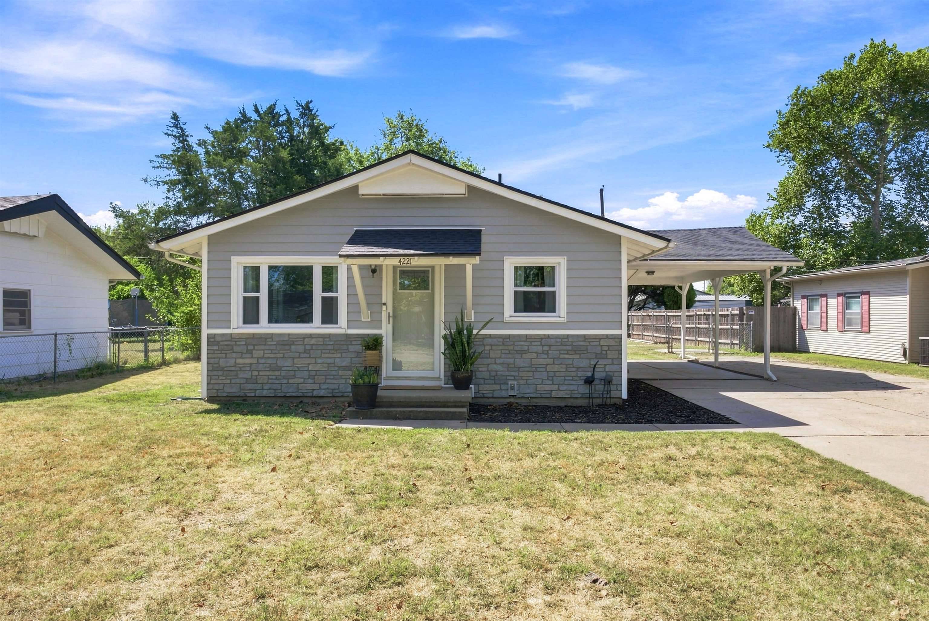 4221 W Memory LN, Wichita, KS 67212-1923