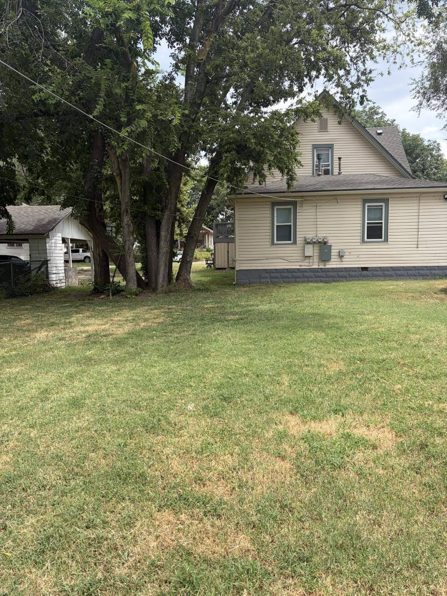 909 N Porter Ave Apts 1-4, Wichita, KS 67203