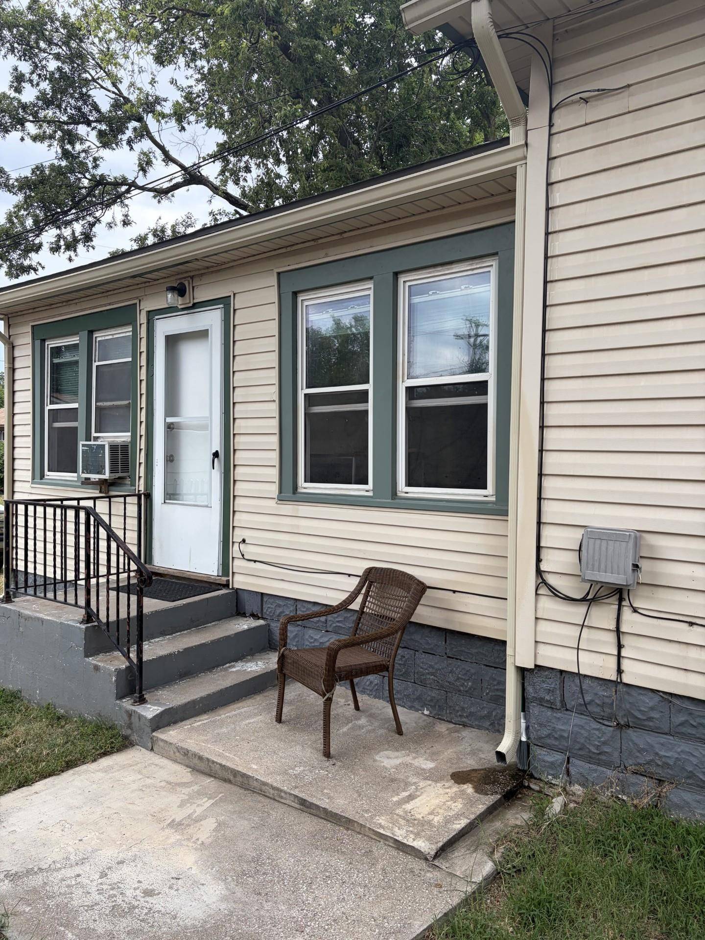 909 N Porter Ave Apts 1-4, Wichita, KS 67203