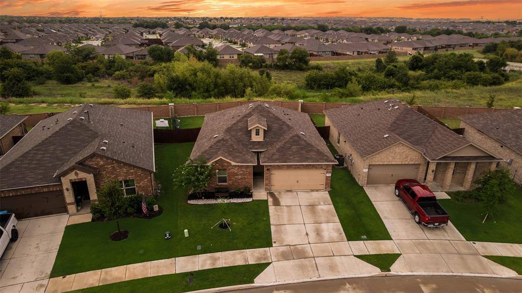 516 Drowsy Water Trail, Fort Worth, TX 76131