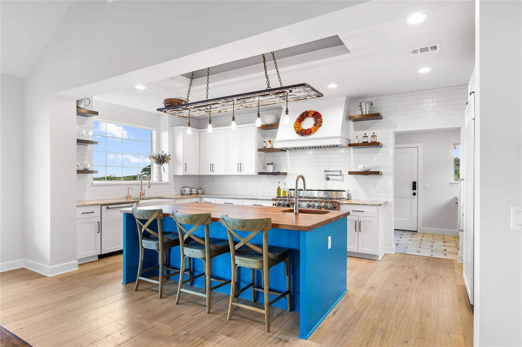 1017 Westland Ridge RD, Dripping Springs, TX 78620
