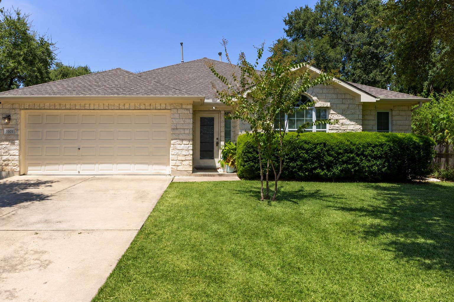 1921 Rutherford DR, Leander, TX 78641