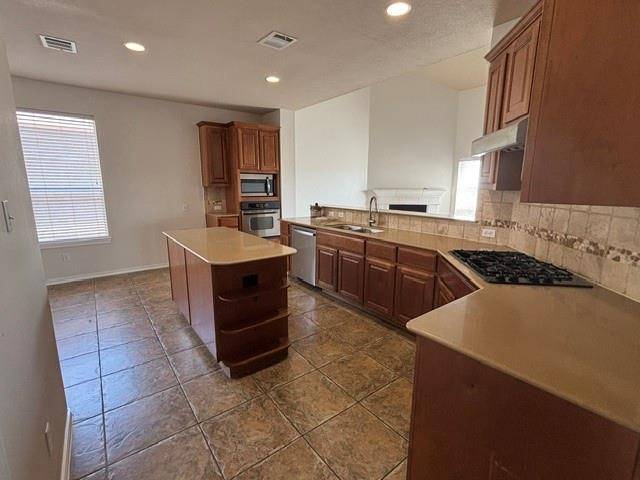 92 White Magnolia CIR, Austin, TX 78734