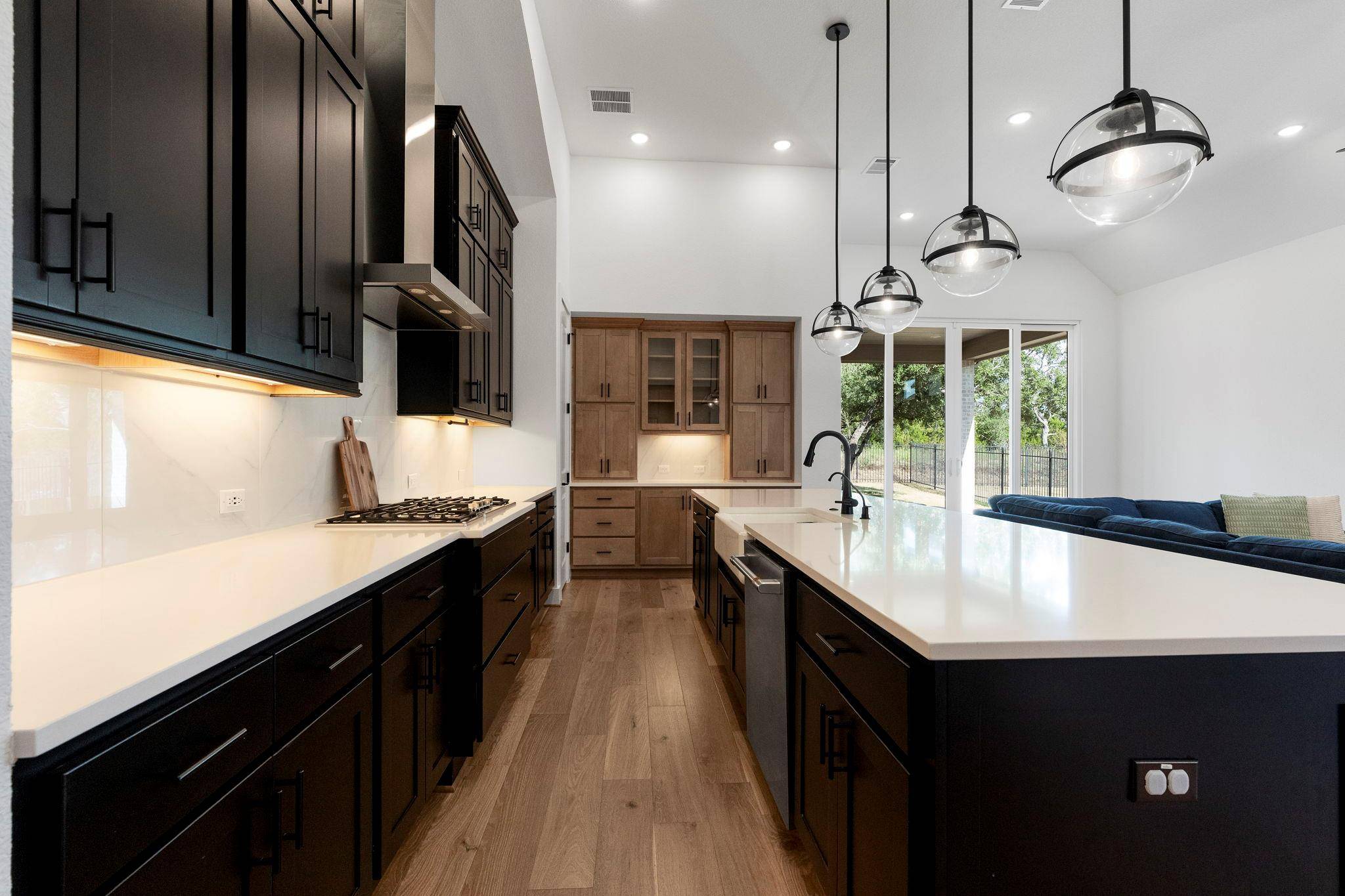 586 Two Creeks LN, Austin, TX 78737