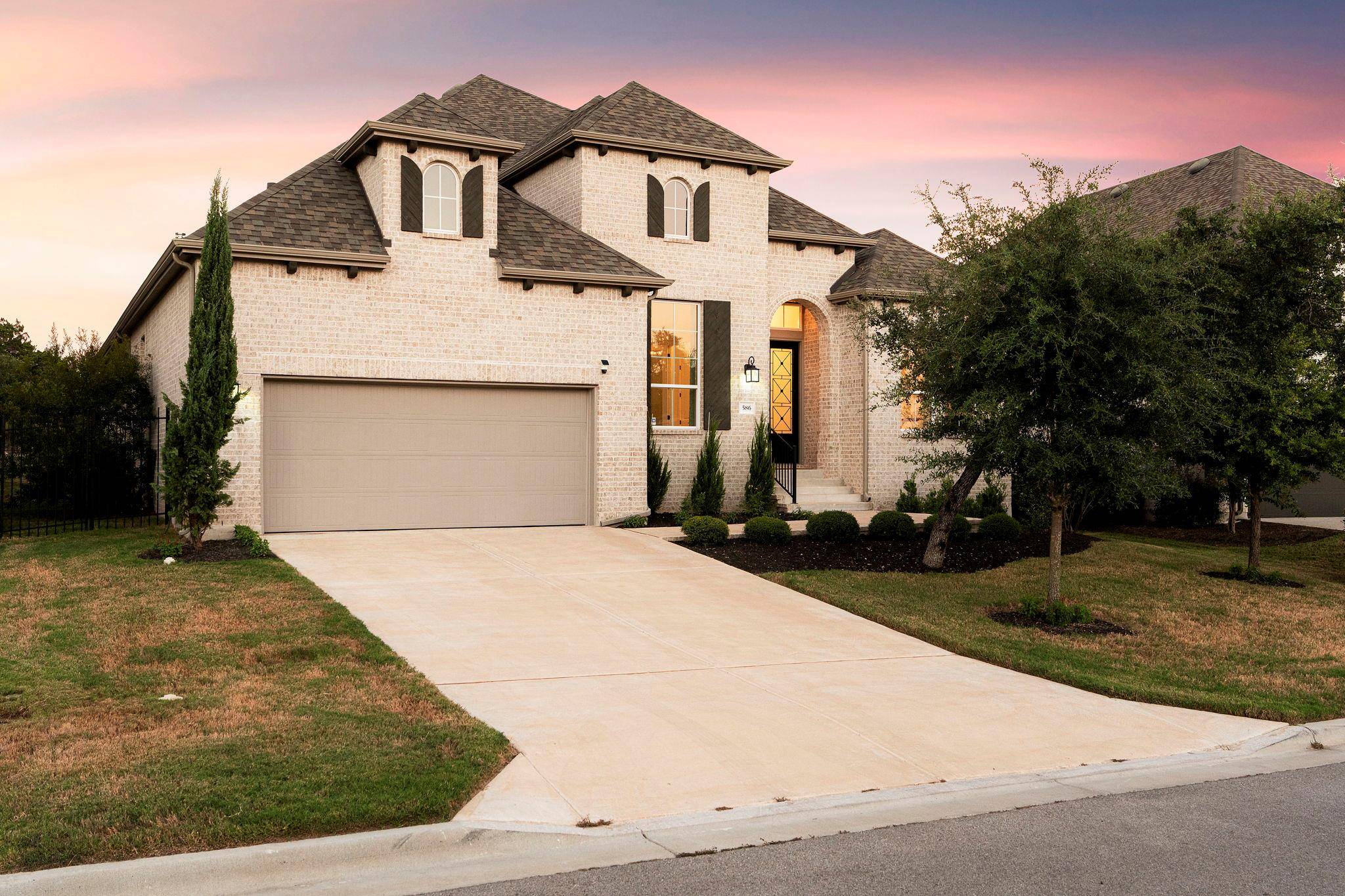 586 Two Creeks LN, Austin, TX 78737