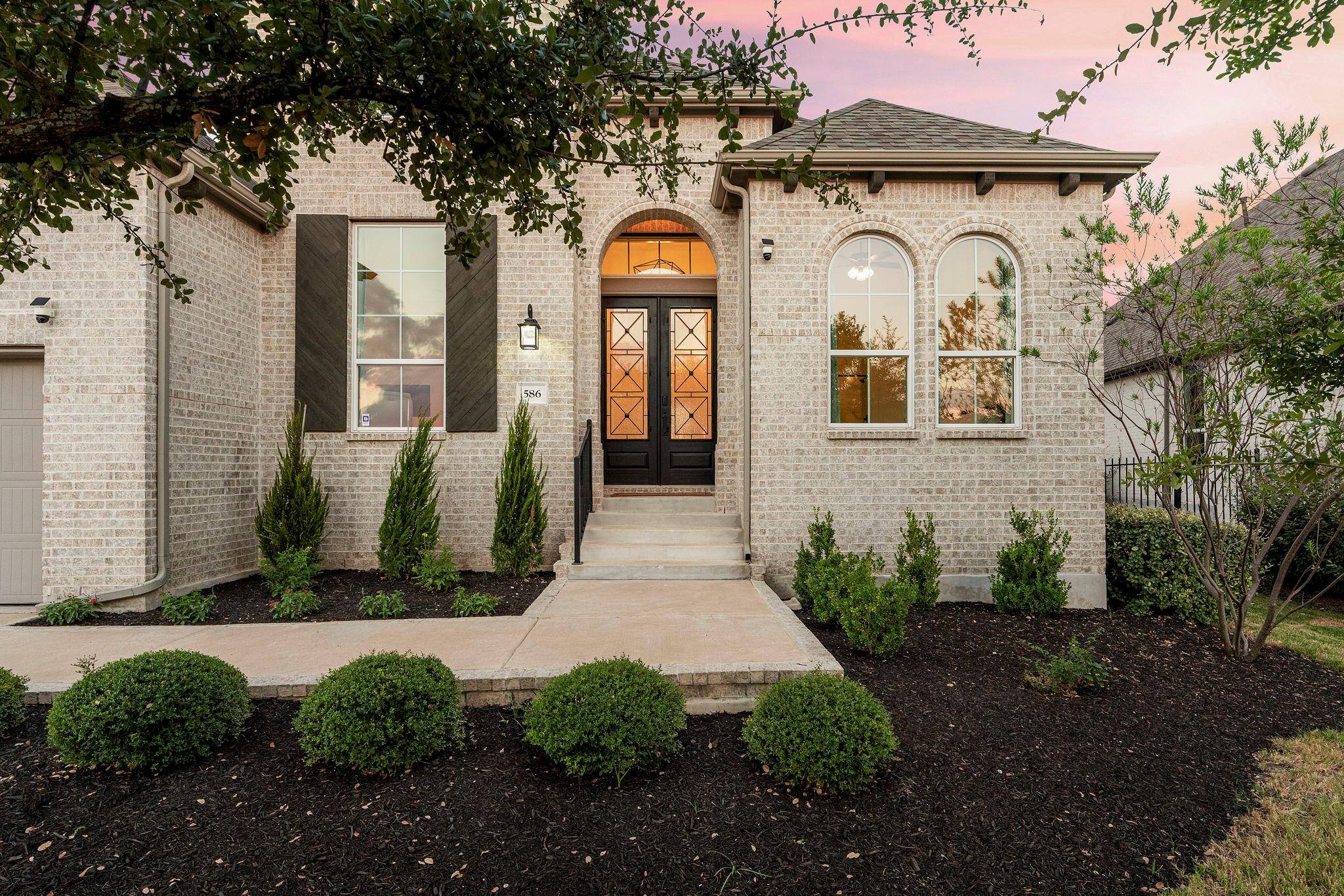 586 Two Creeks LN, Austin, TX 78737