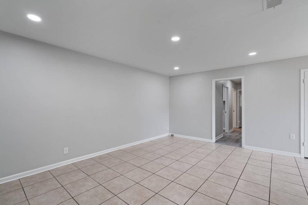 1407 Avebury CIR #A, Austin, TX 78753
