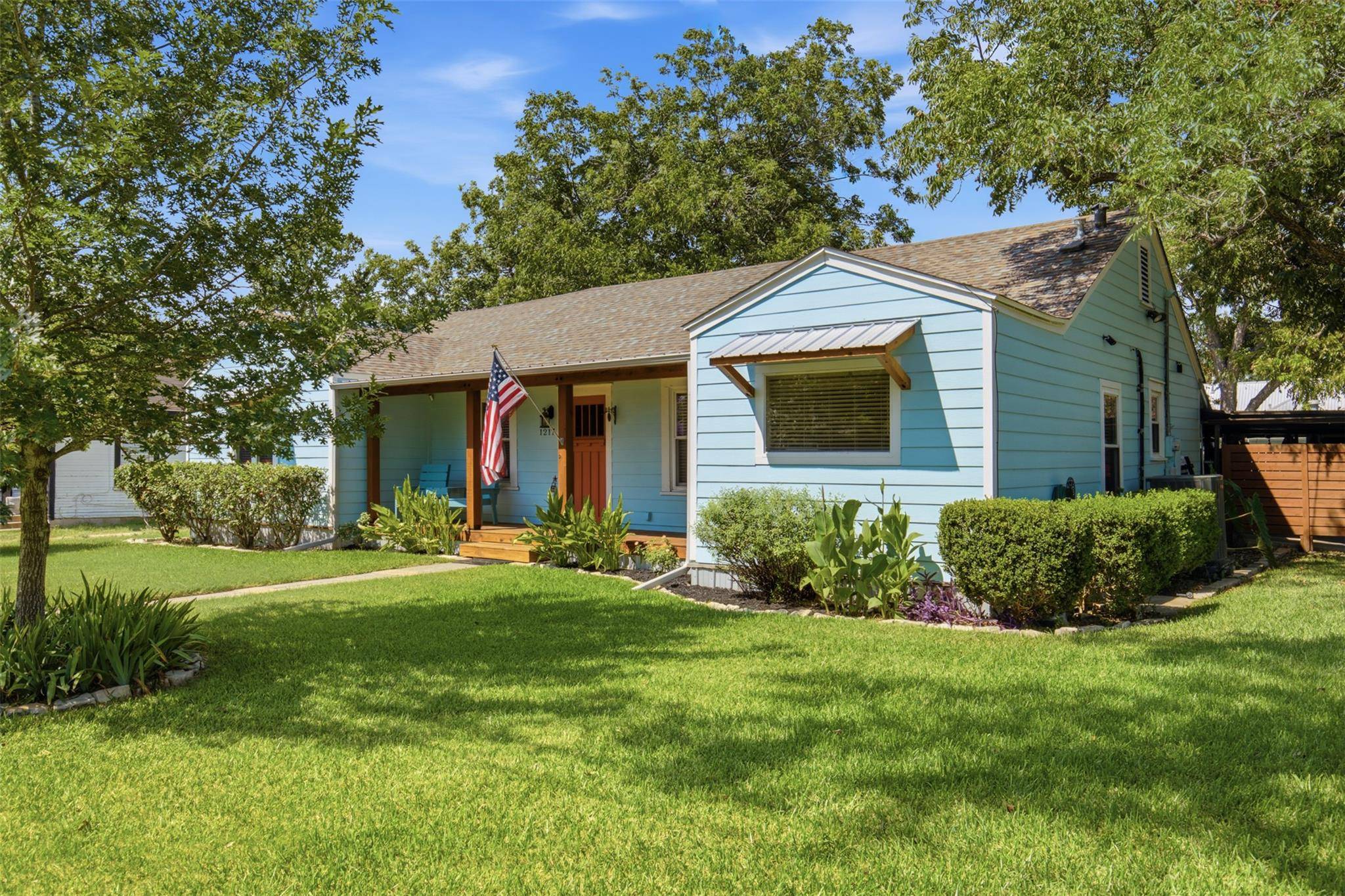 1217 Fairground ST, Taylor, TX 76574