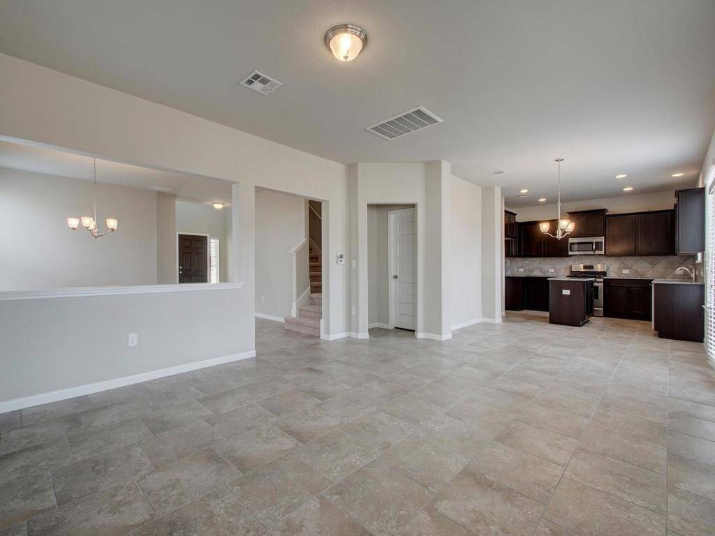 2004 Braunig CV, Round Rock, TX 78664